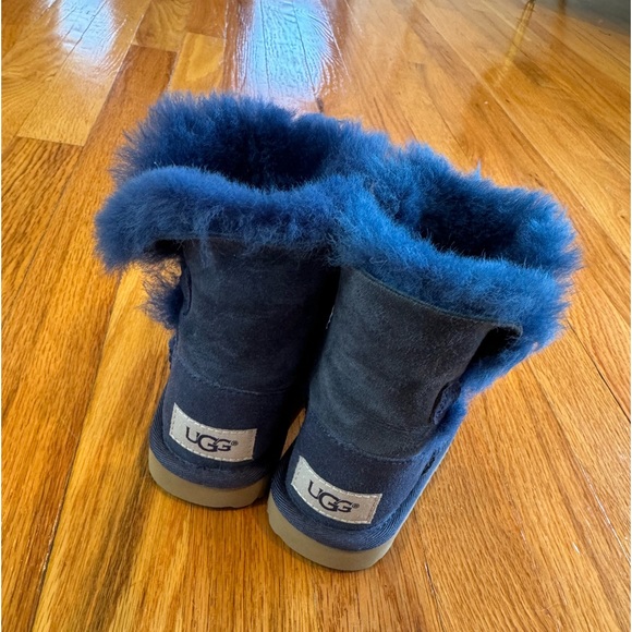 UGG - Picture 4 of 7